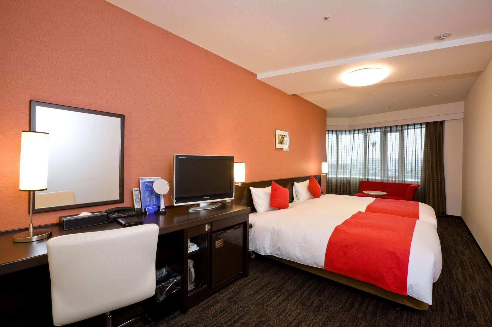 Daiwa Roynet Hotel Okayama Ekimae Bagian luar foto